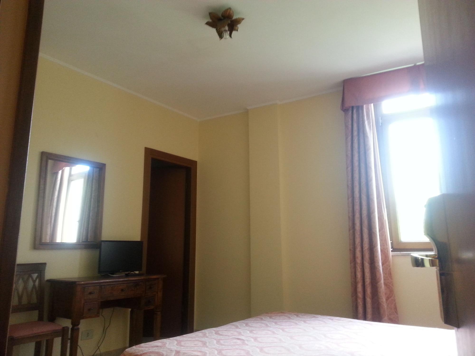 Hotel Tempio Di Apollo Рим Экстерьер фото