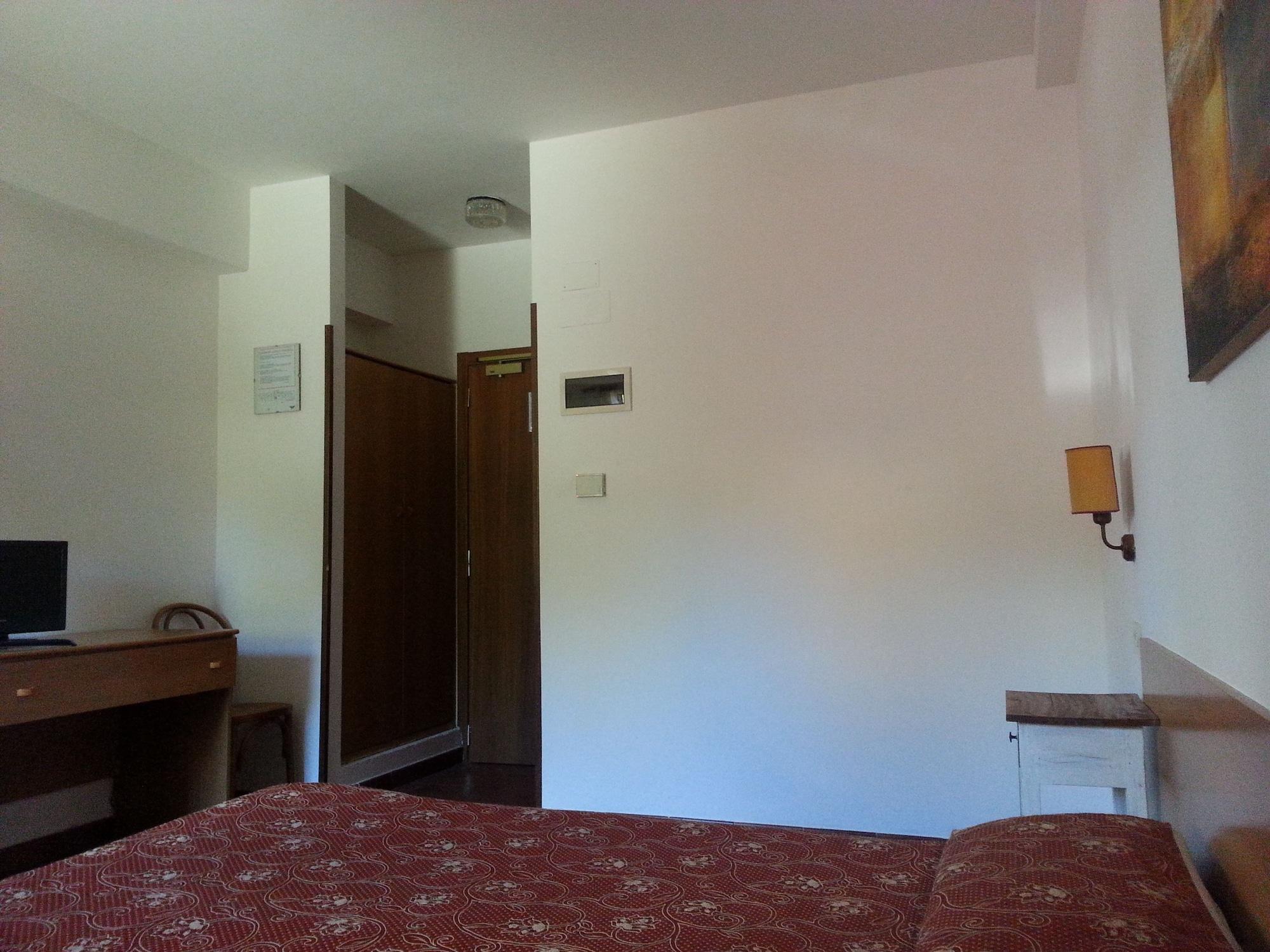 Hotel Tempio Di Apollo Рим Экстерьер фото